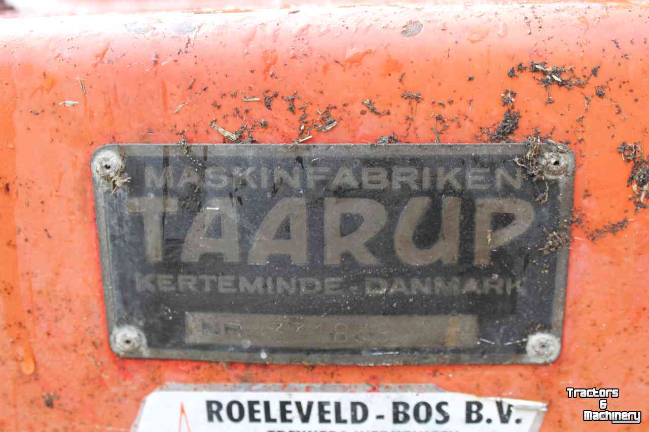 Opraapwagen Taarup 465 opraapwagen met 8-wielig tandemstel onderstel