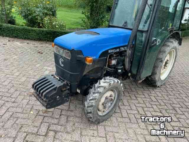 Traktoren New Holland TN75V