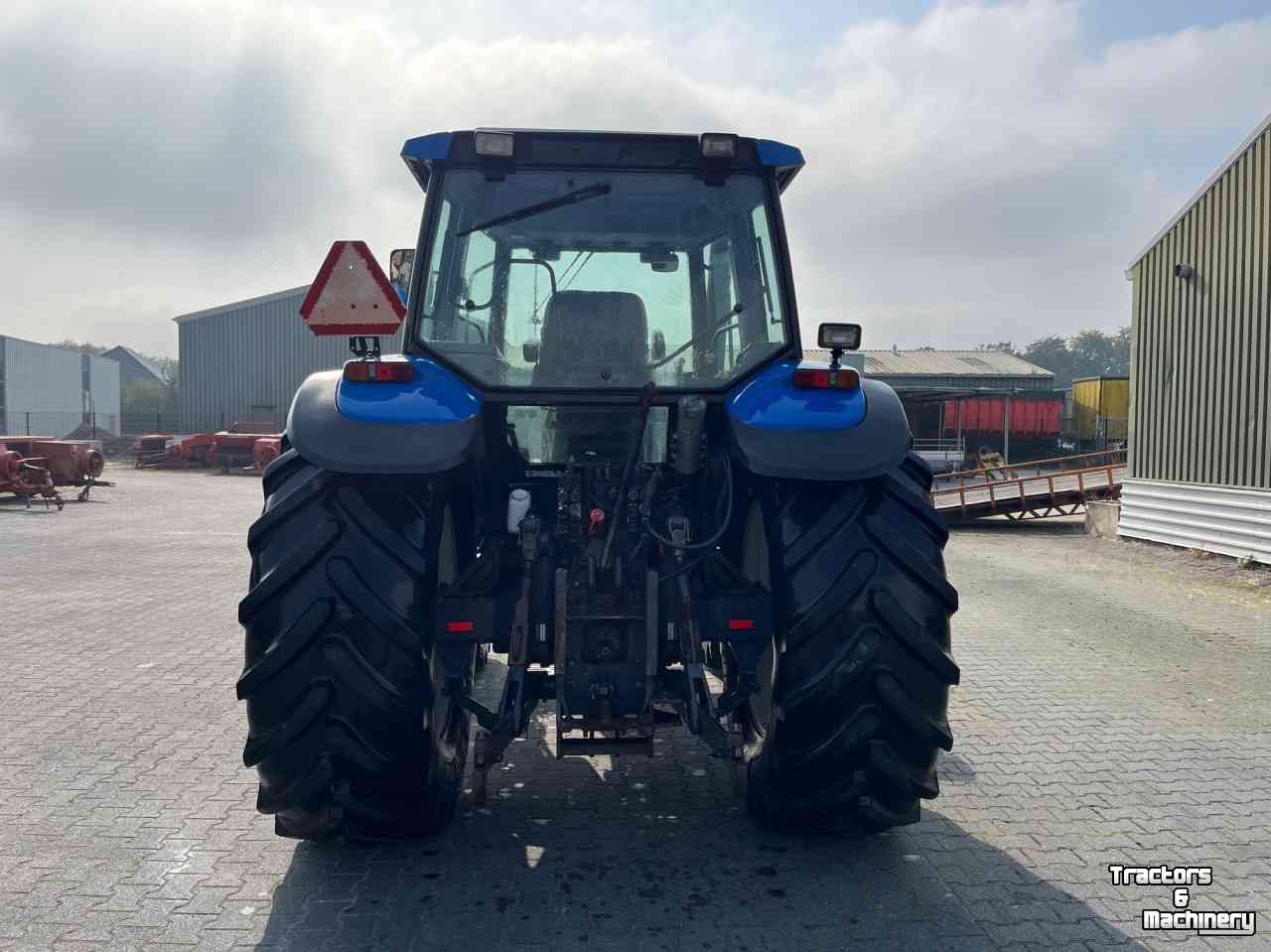 Traktoren New Holland M135 Range Command, Creeper