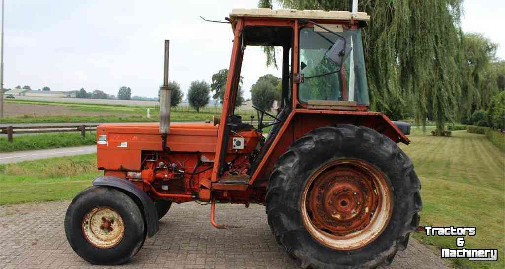 Traktoren Renault 781 2WD Tractor