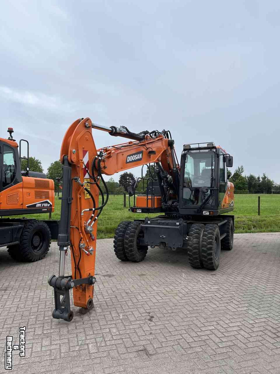 Bandenkraan Doosan DX140W-7