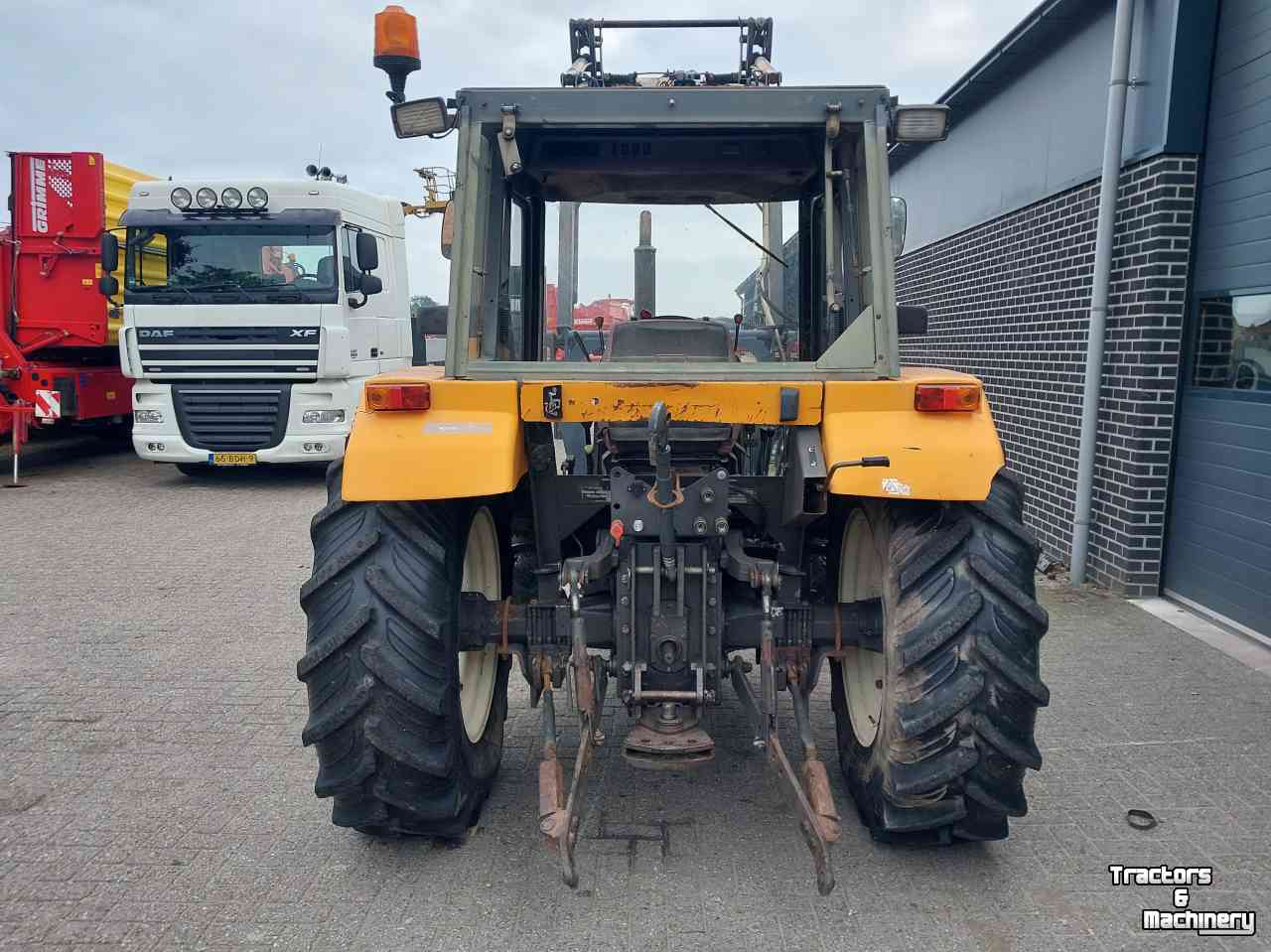 Traktoren Renault Ceres 75 met voorlader