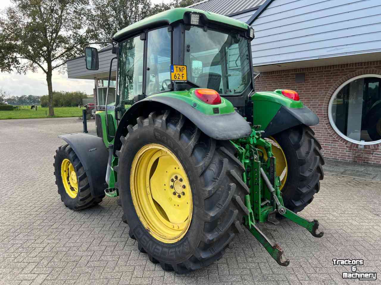 Traktoren John Deere 6220 se