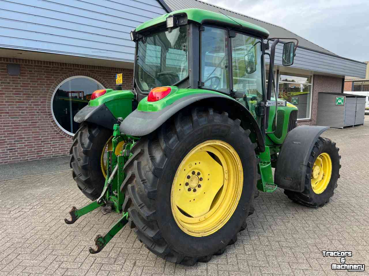 Traktoren John Deere 6220 se