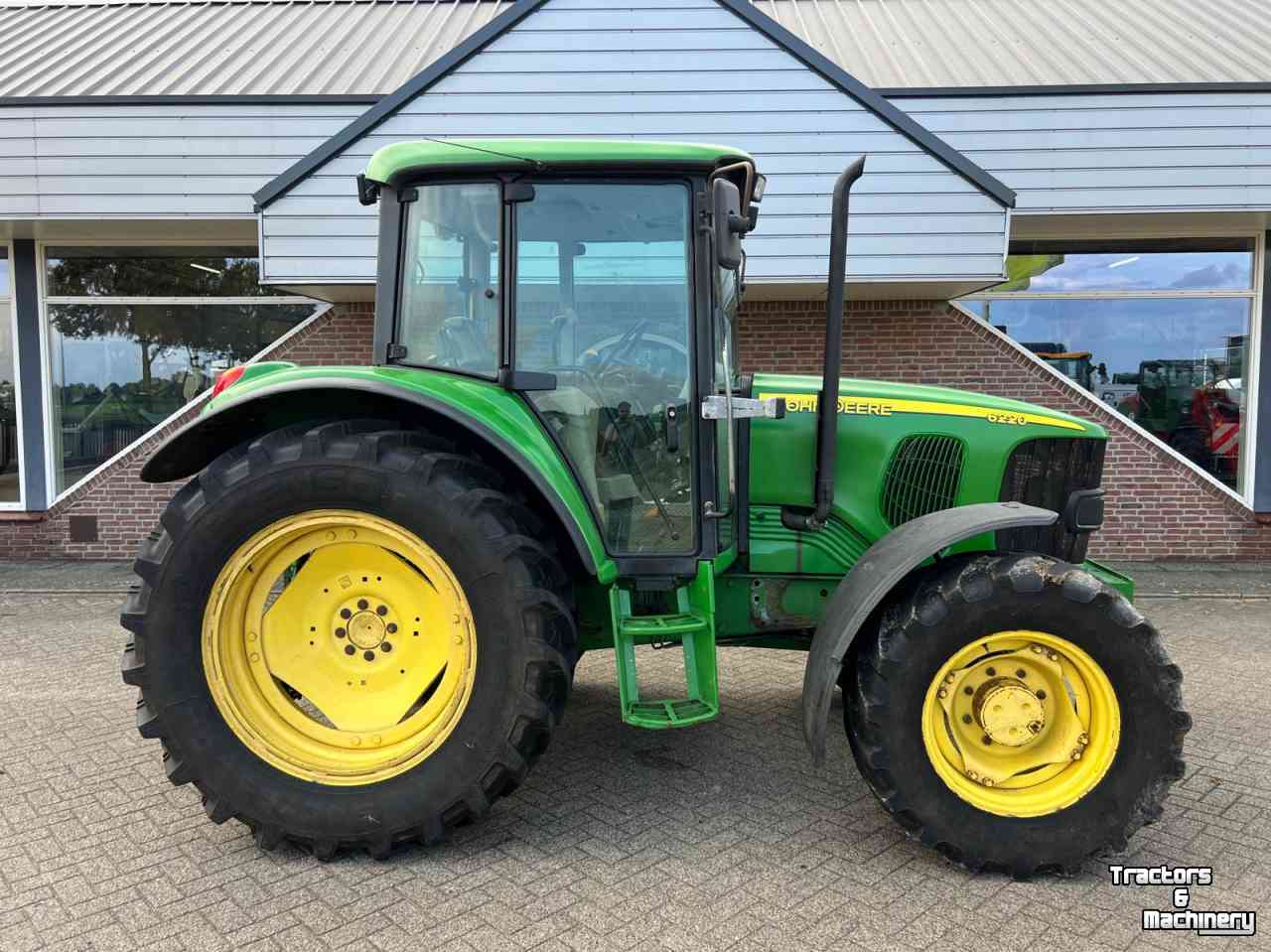 Traktoren John Deere 6220 se