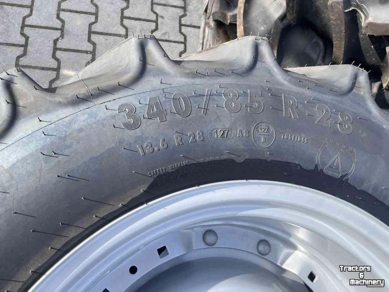 Wielen, Banden, Velgen & Afstandsringen Mitas 340/85R28 en 340/85R 38 op verstelbare velgen