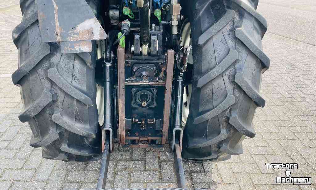 Smalspoortraktoren New Holland TN75VA Smalspoor Tractor