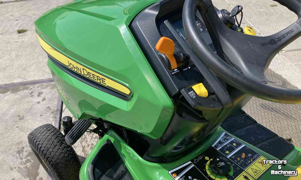 Zelfrijdende maaier John Deere X 350 R Zitmaaier