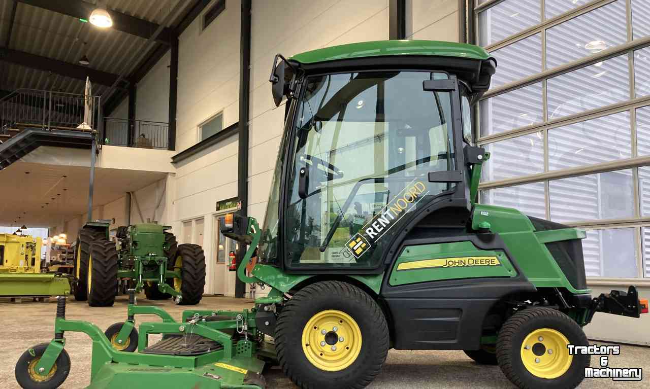 Zelfrijdende maaier John Deere 1585 Professionele Zitmaaier