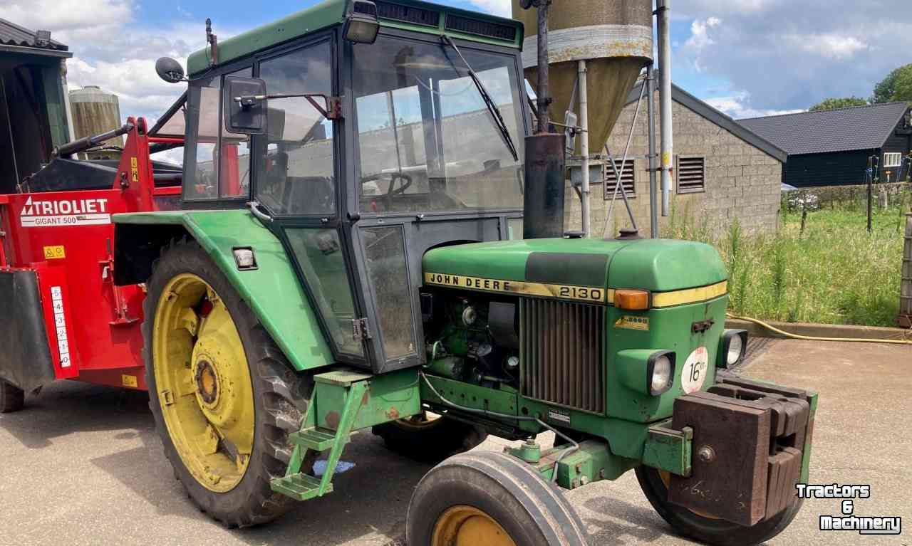 Traktoren John Deere 2130 2WD Tractor