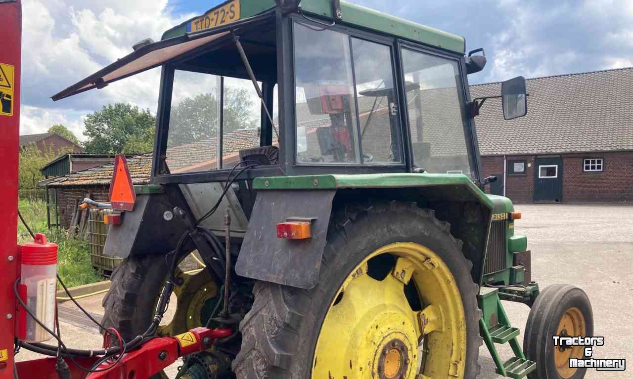 Traktoren John Deere 2130 2WD Tractor