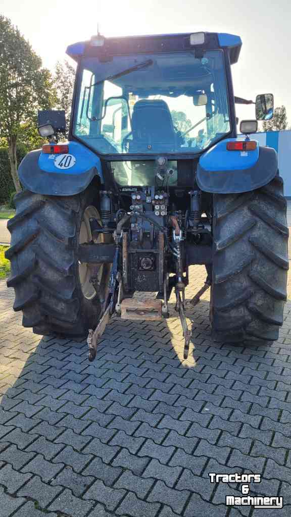 Traktoren New Holland TM135