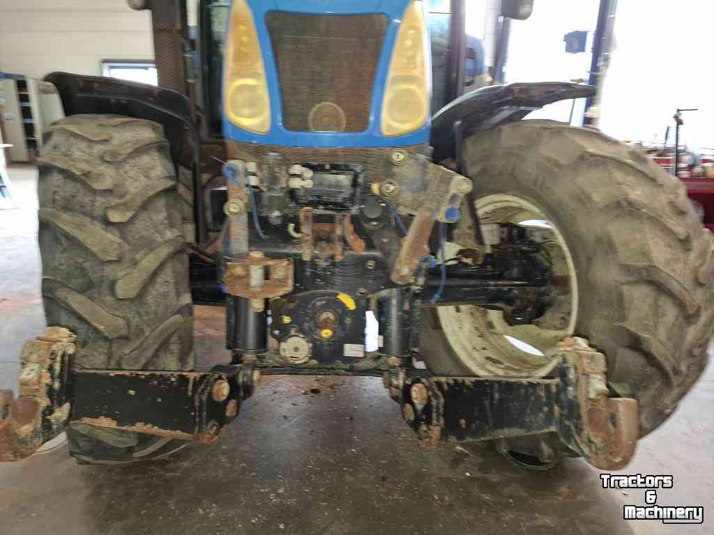 Traktoren New Holland TS100A Dual Command met kruip, in klantoverdracht