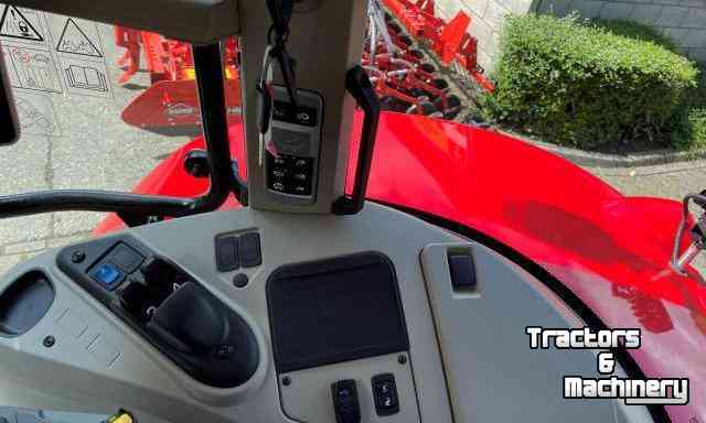 Traktoren Massey Ferguson 6S.180 Dyna-VT Exclus. Tractor