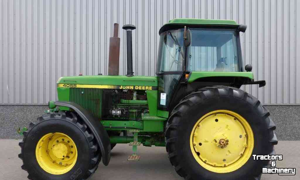 Traktoren John Deere 4055 4WD Tractor