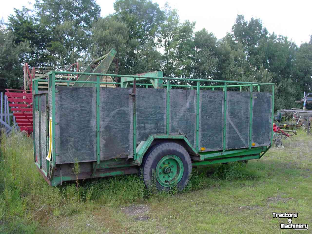 Veewagen  Veewagen/schuilhut/kippen verblijf