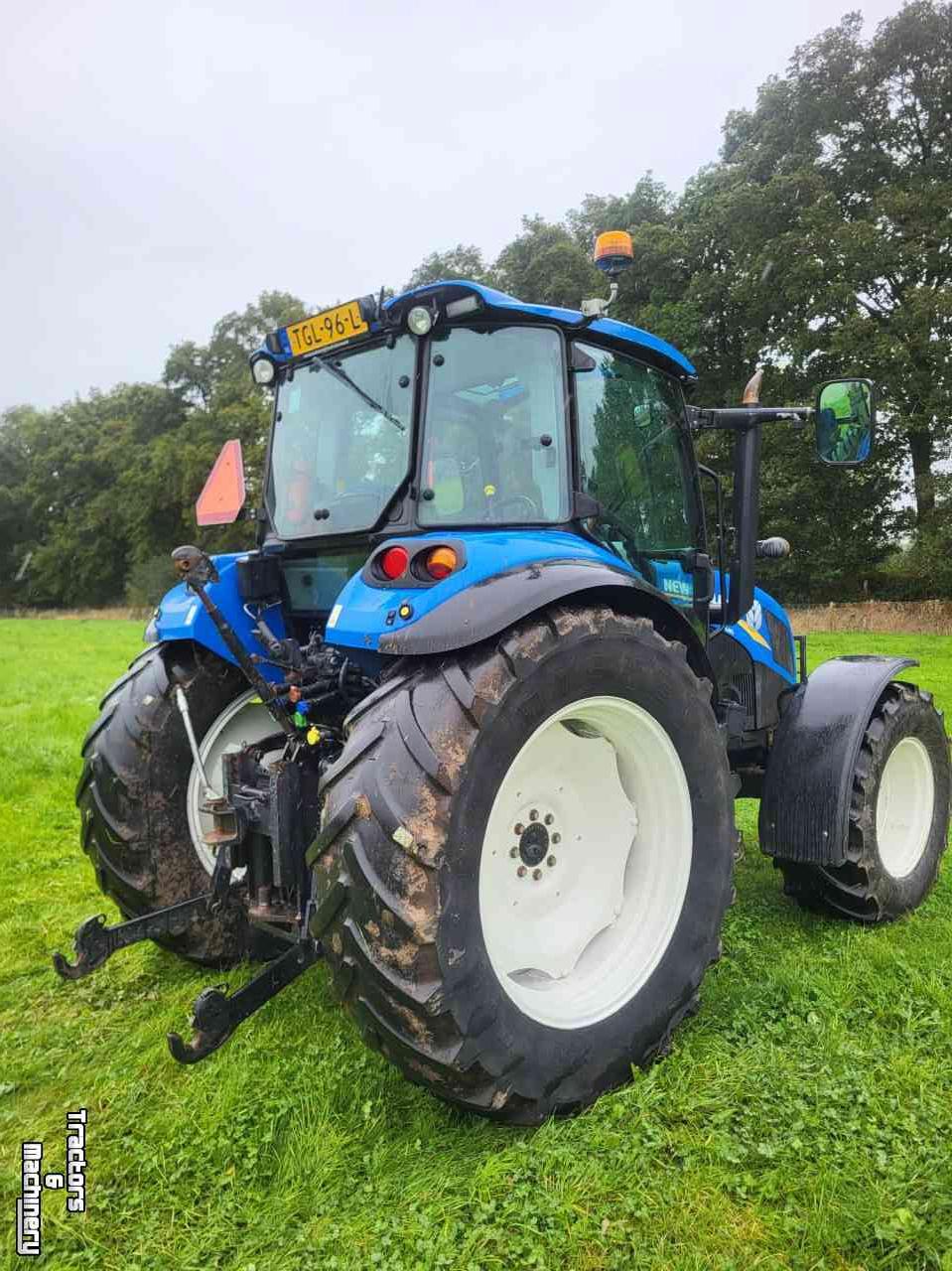 Traktoren New Holland T4.85