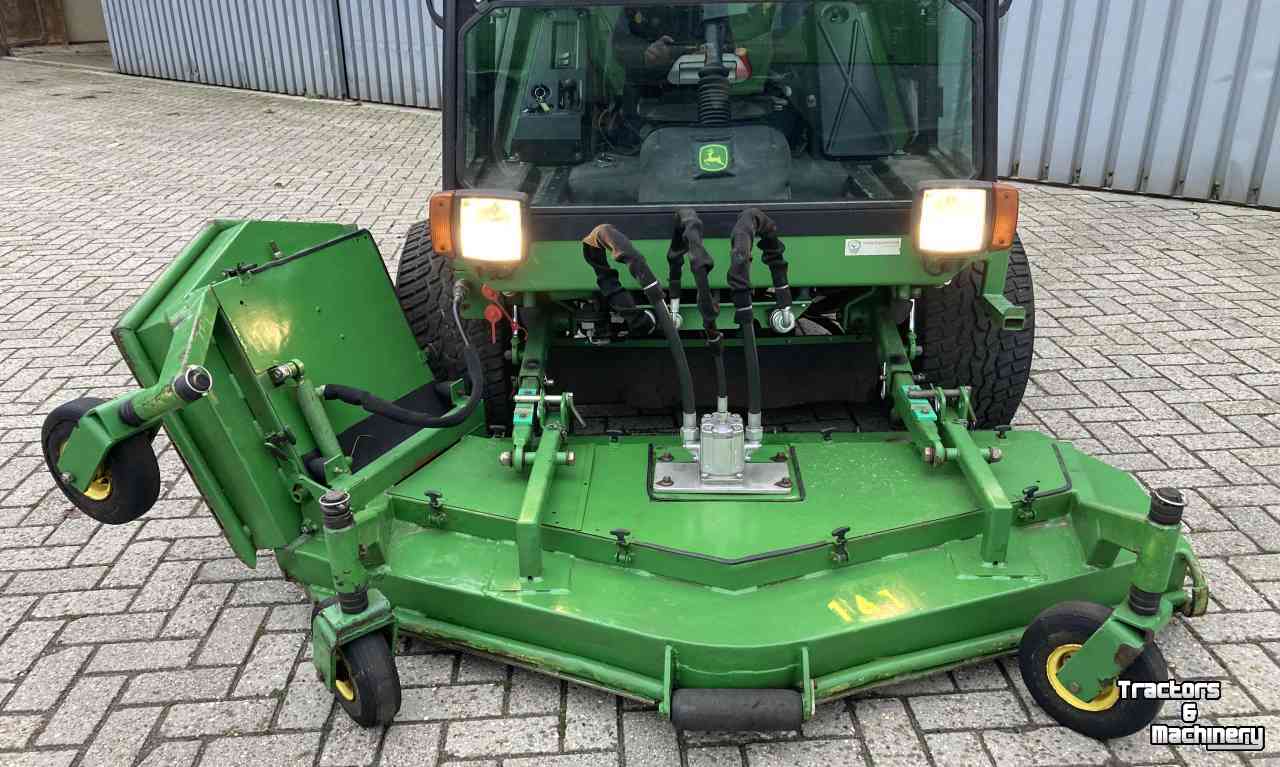 Zelfrijdende maaier John Deere 1505 Professionele Zitmaaier