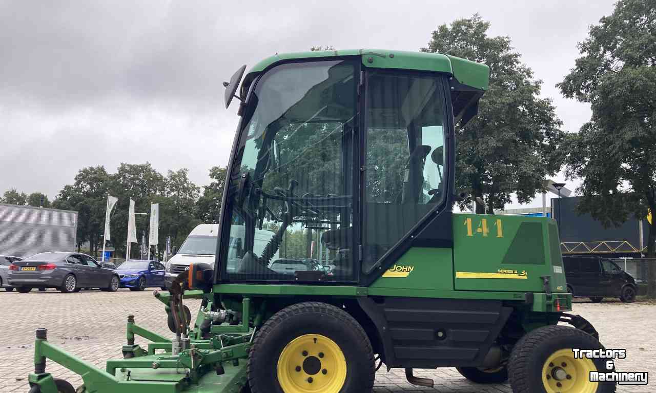 Zelfrijdende maaier John Deere 1505 Professionele Zitmaaier