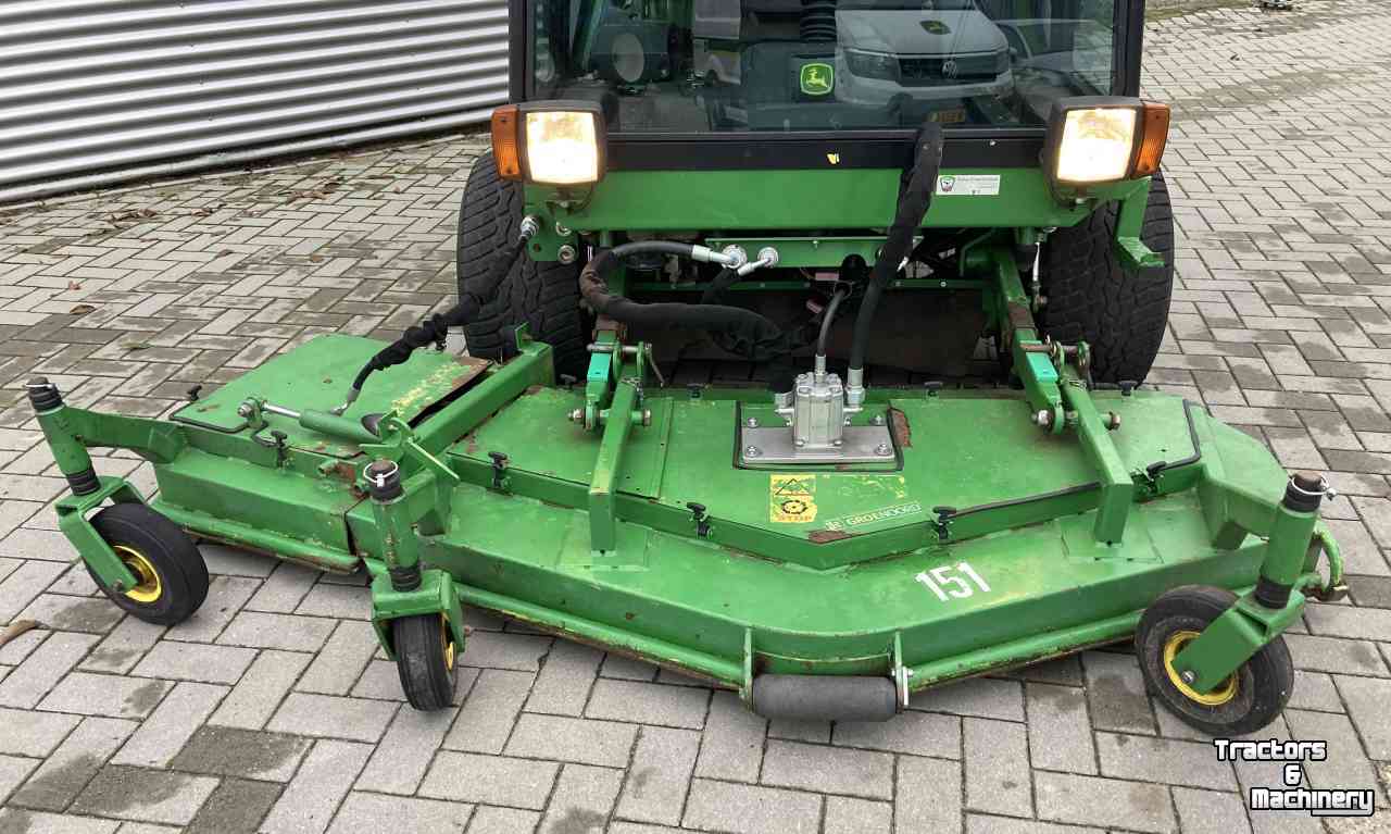 Zelfrijdende maaier John Deere 1505 Professionele Zitmaaier