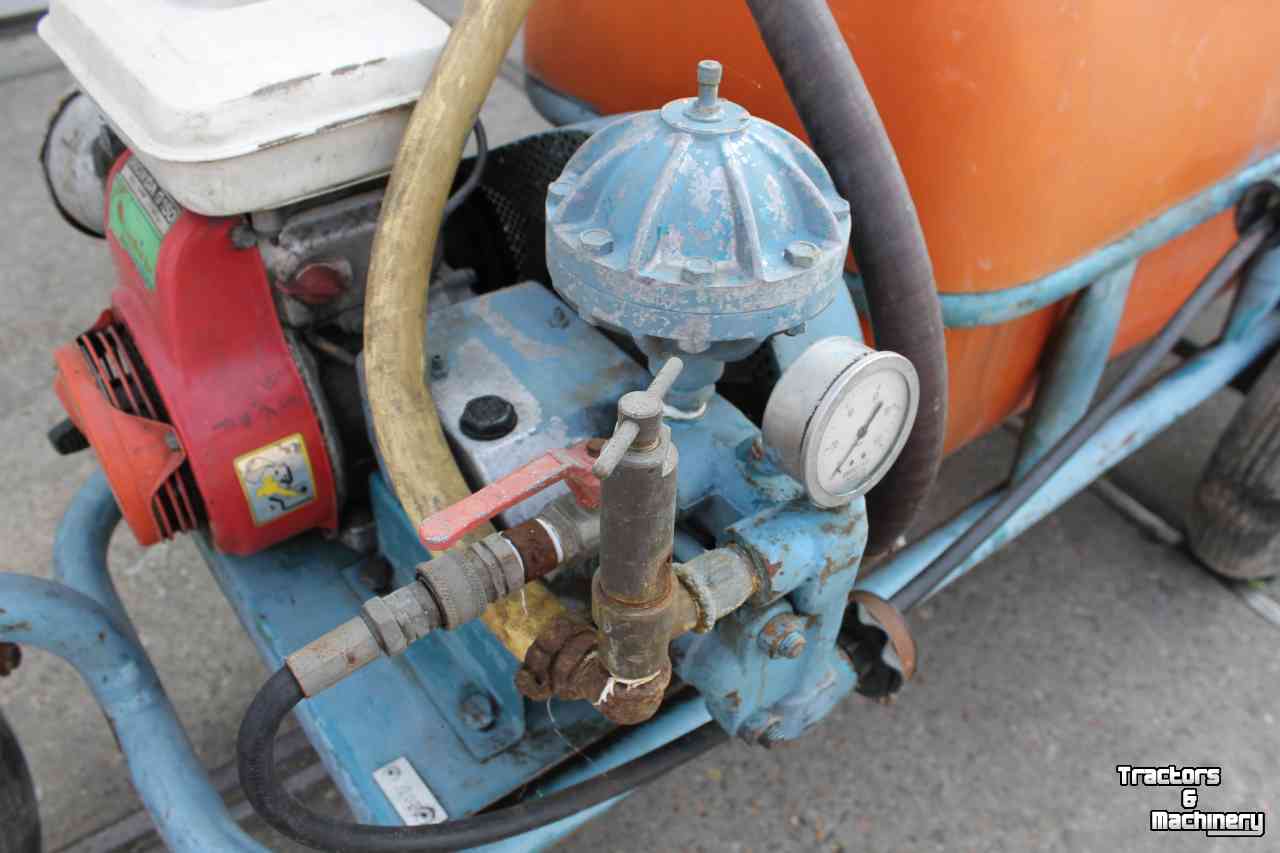 Tuinbouwspuit Empas Motorvatspuit met Honda G150 benzinemotor gifspuit spuitmachine met slanghaspel