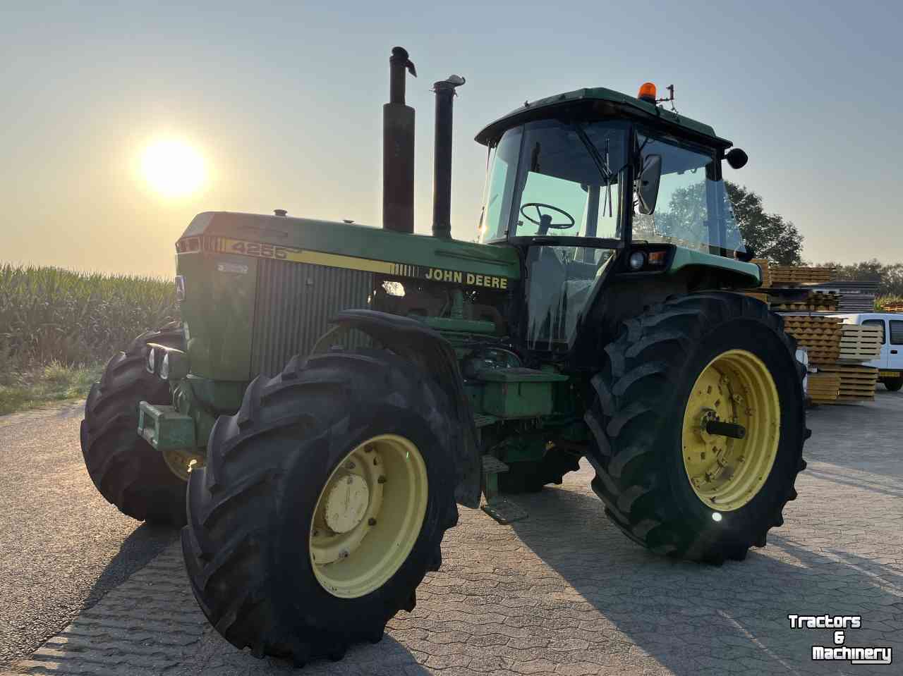 Traktoren John Deere 4255