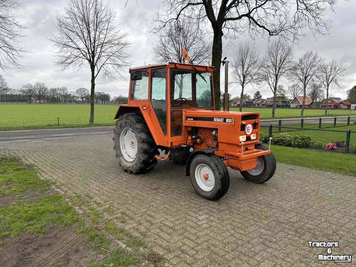 Traktoren Renault 651
