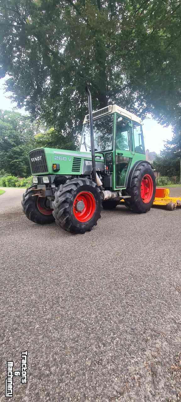 Traktoren Fendt 260 v