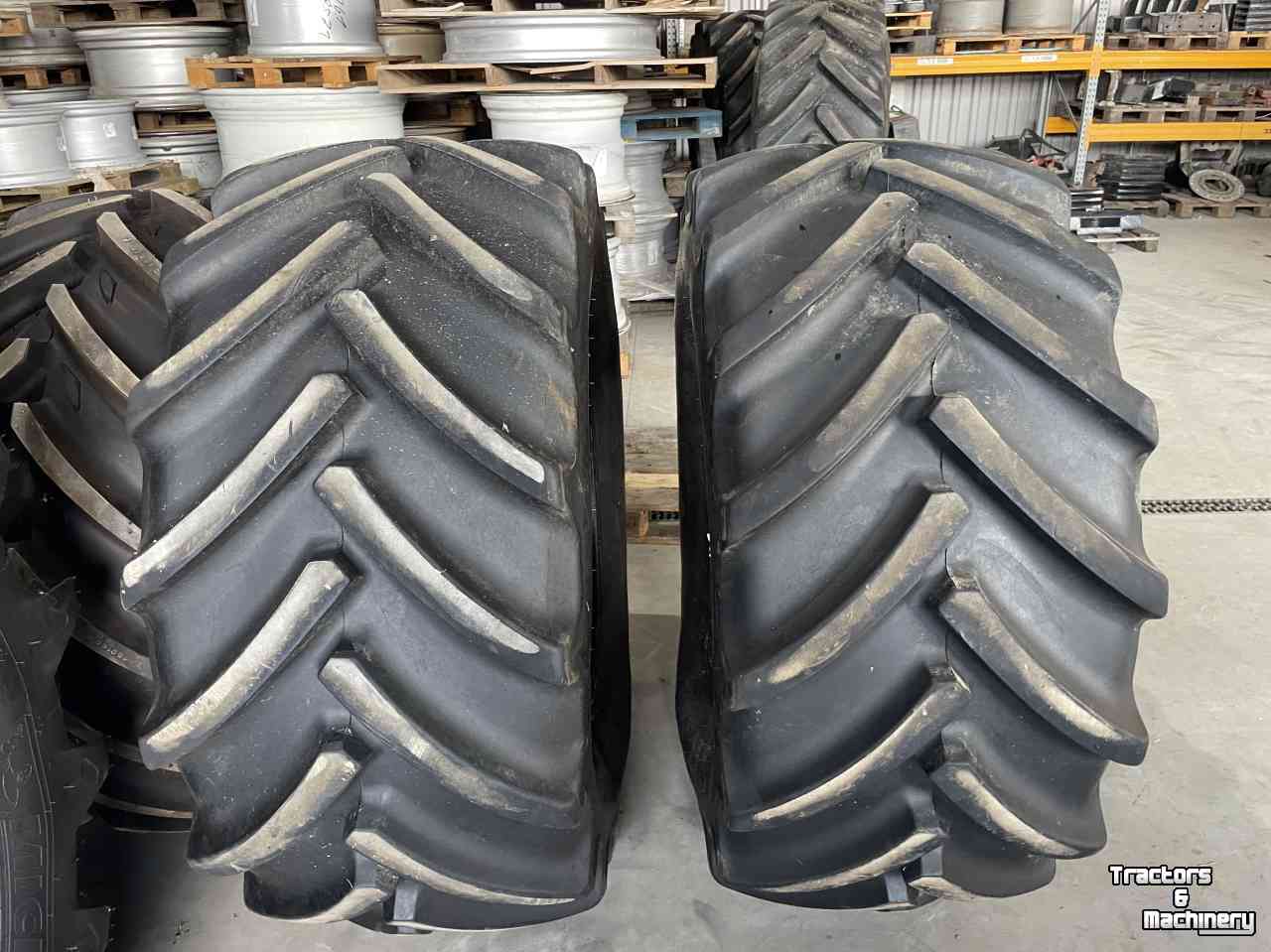 Wielen, Banden, Velgen & Afstandsringen Mitas 600/65R28 80%