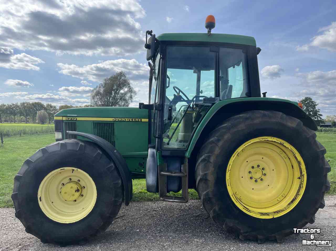 Traktoren John Deere 6210