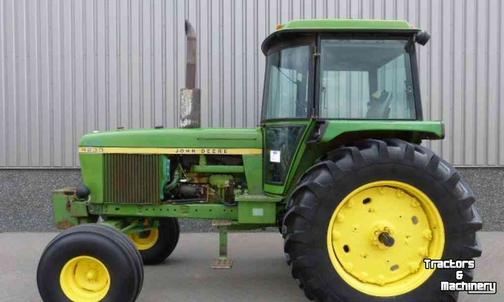 Traktoren John Deere 4230 2wd Powershift Tractor