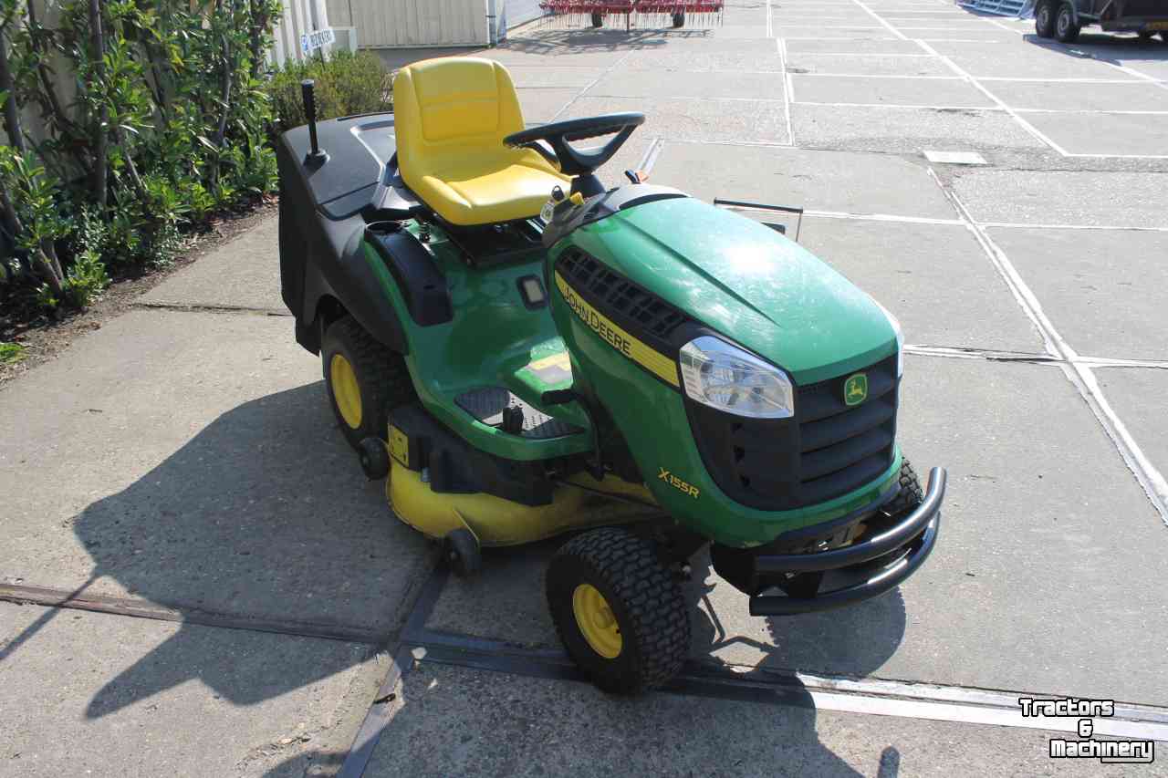 Zelfrijdende maaier John Deere X155R zitmaaier maaitrekker gazonmaaier hydrostaat grasmaaier