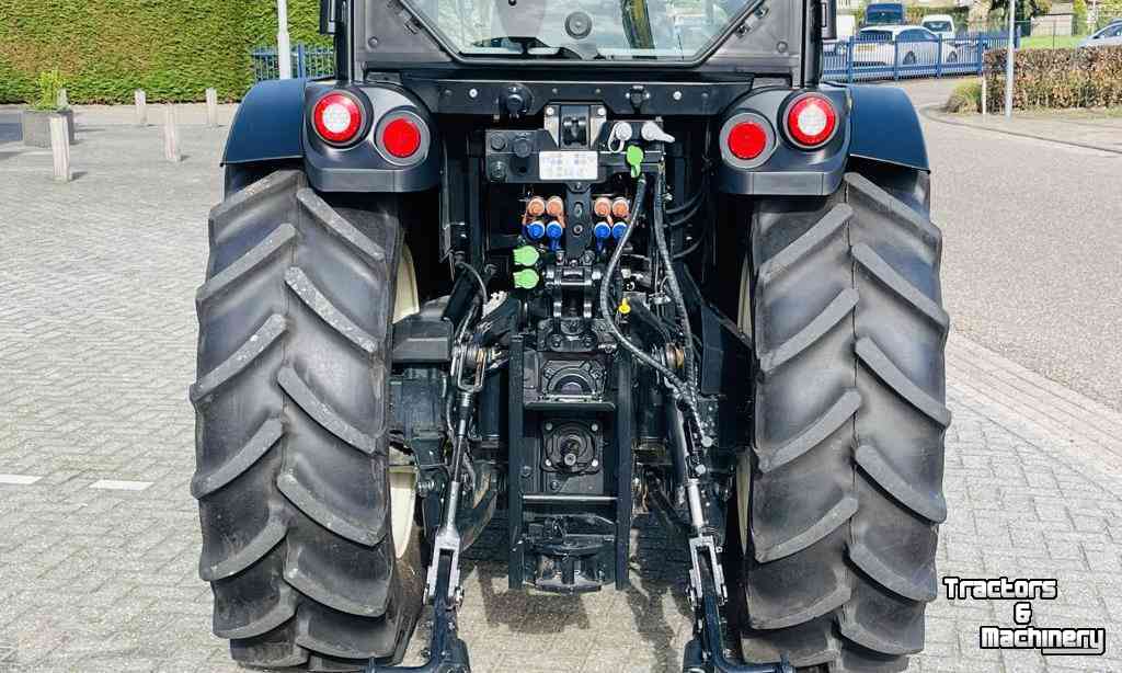 Smalspoortraktoren New Holland T4.120F New Generation Stage V Tractor