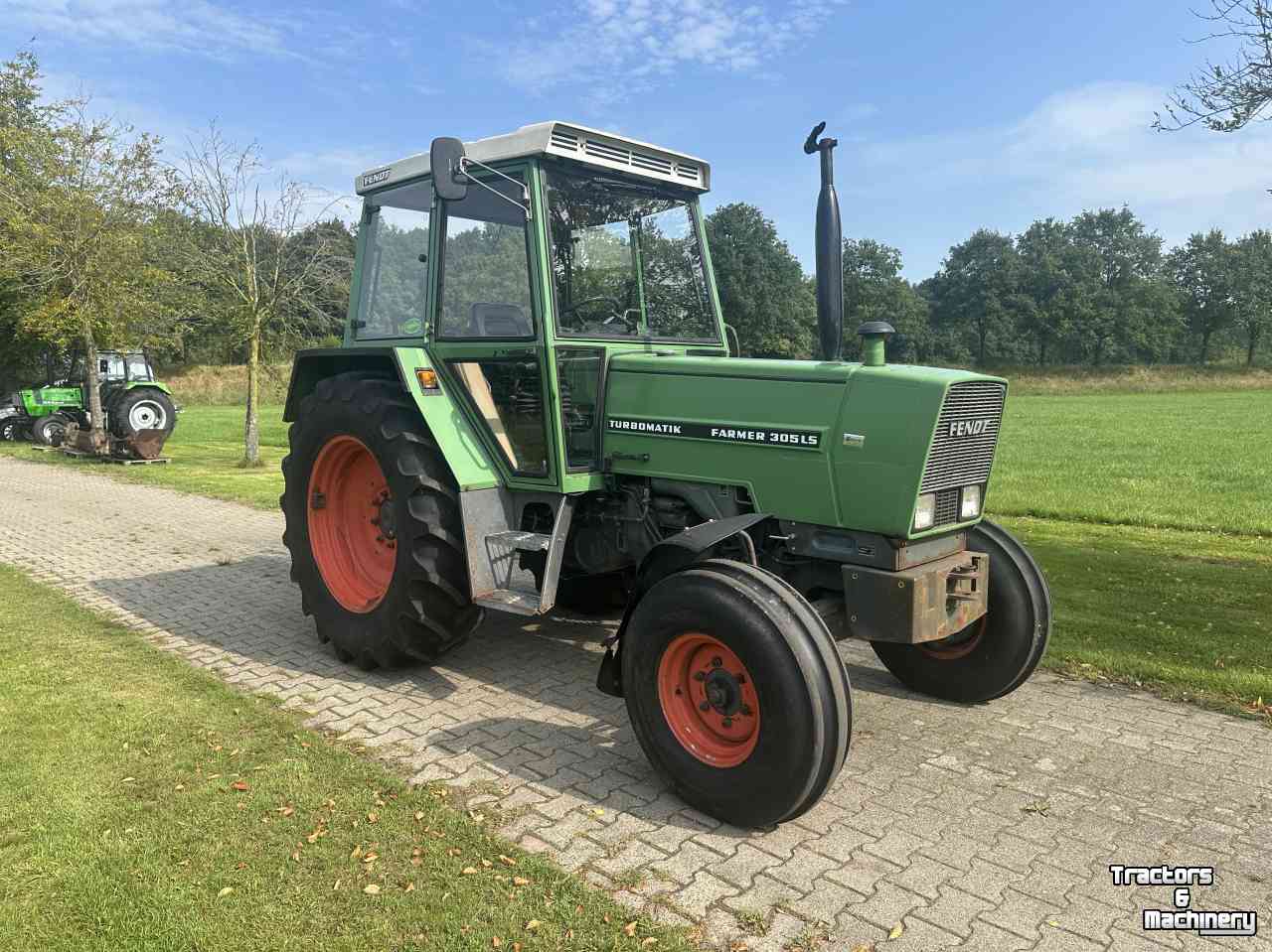 Traktoren Fendt 305 LS