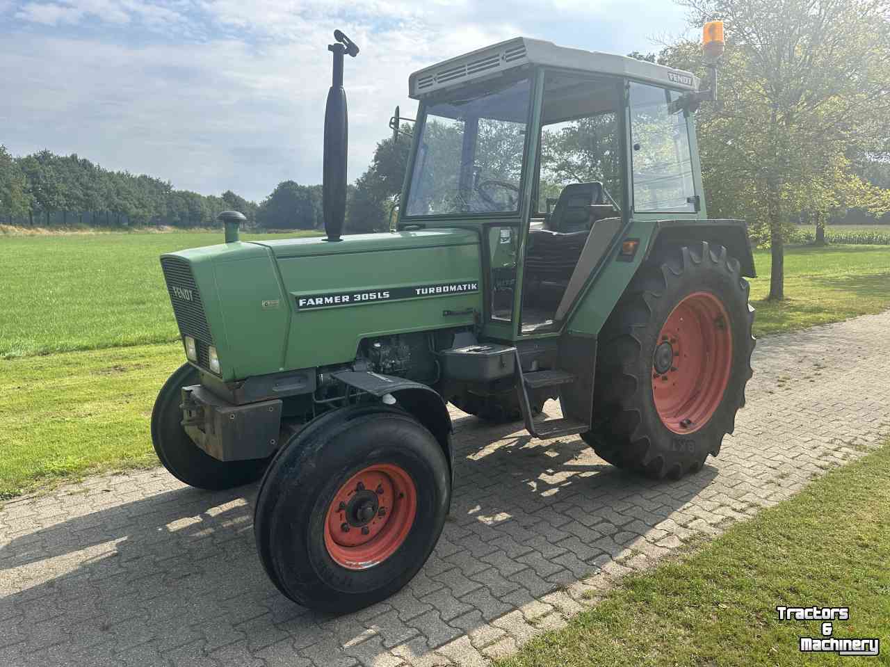 Traktoren Fendt 305 LS