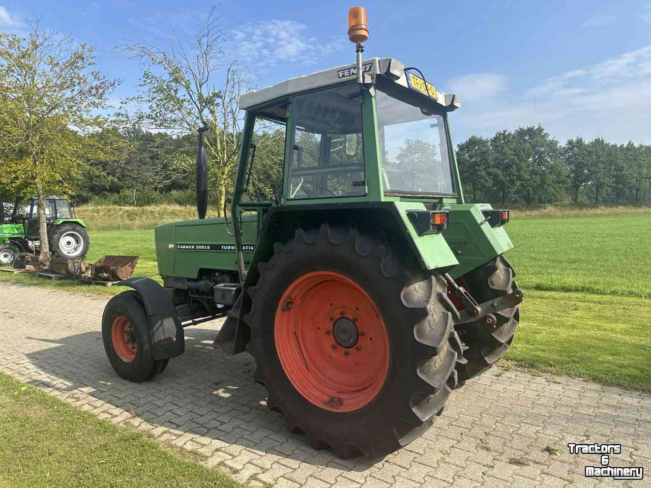 Traktoren Fendt 305 LS