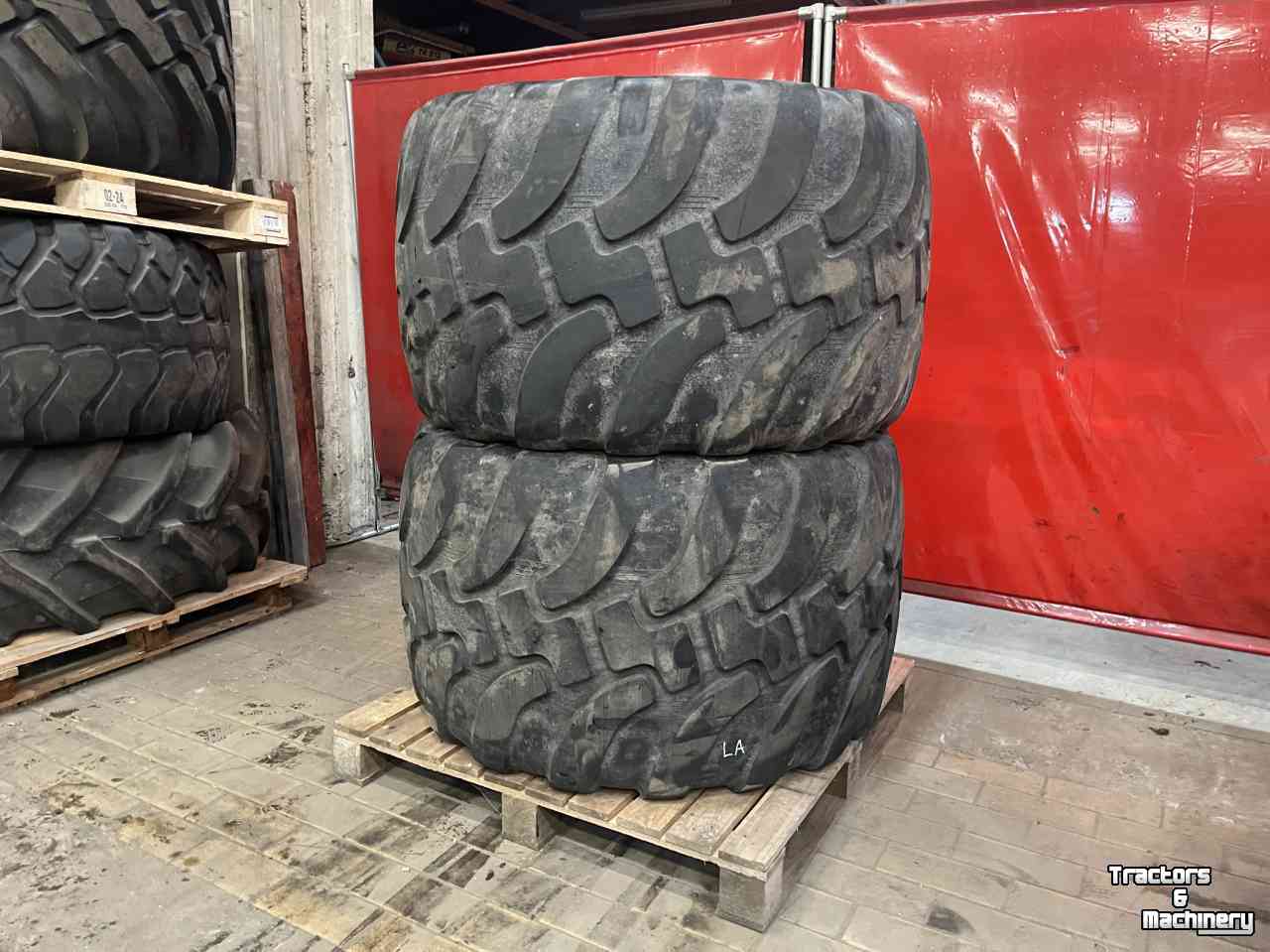 Wielen, Banden, Velgen & Afstandsringen Alliance 750/45R22.5 A-380