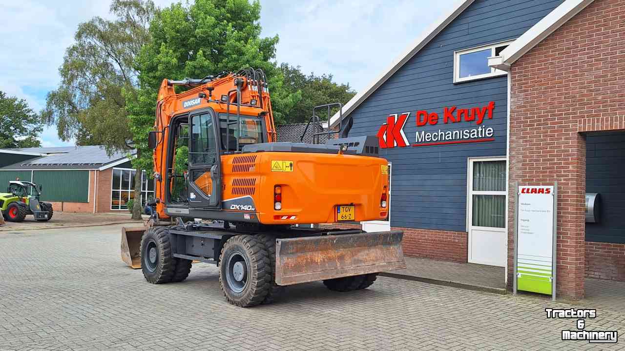 Bandenkraan Doosan DX140W-5