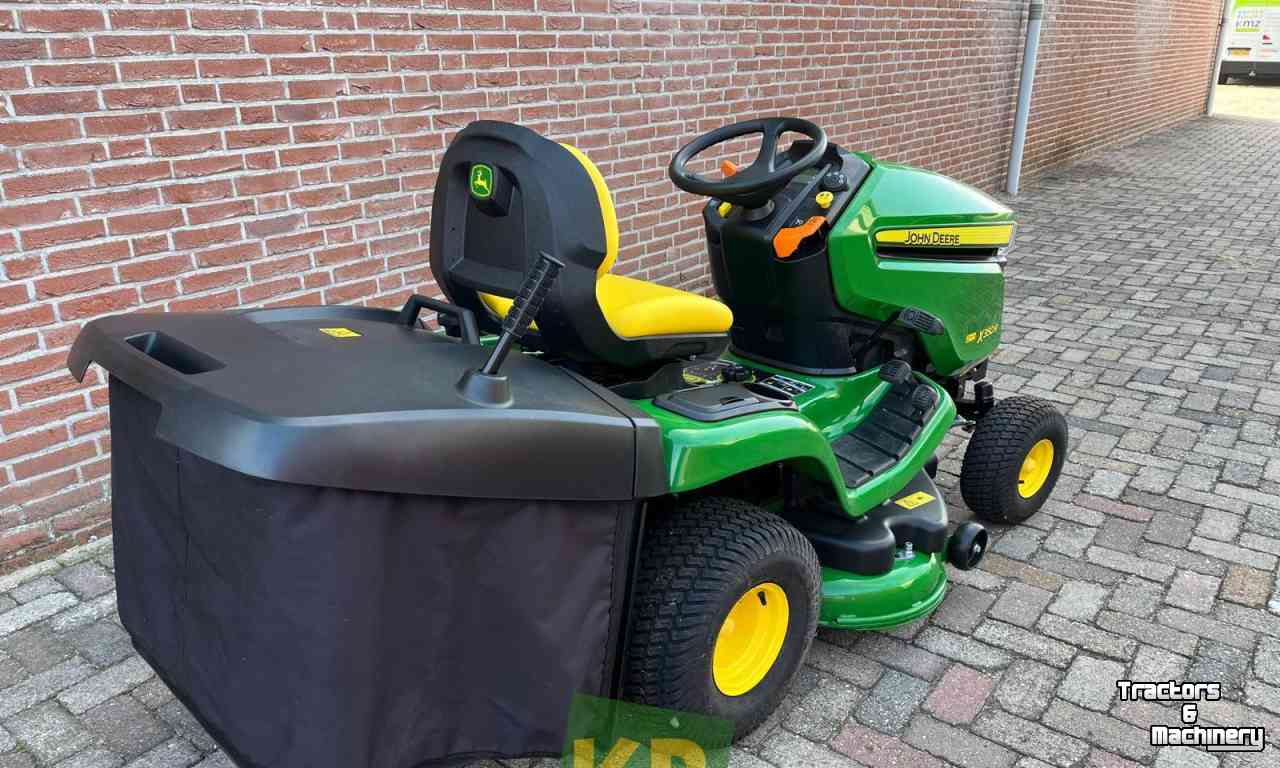 Zelfrijdende maaier John Deere X350R Zitmaaier