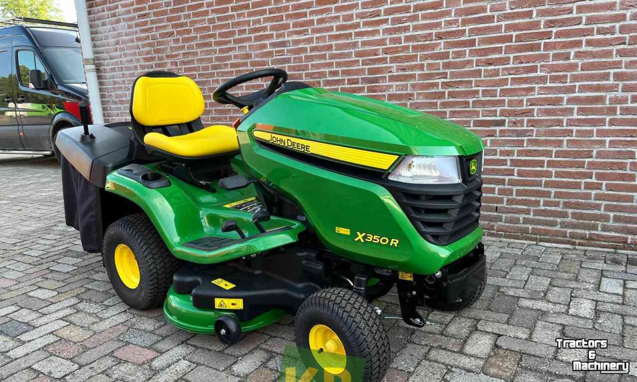 Zelfrijdende maaier John Deere X350R Zitmaaier