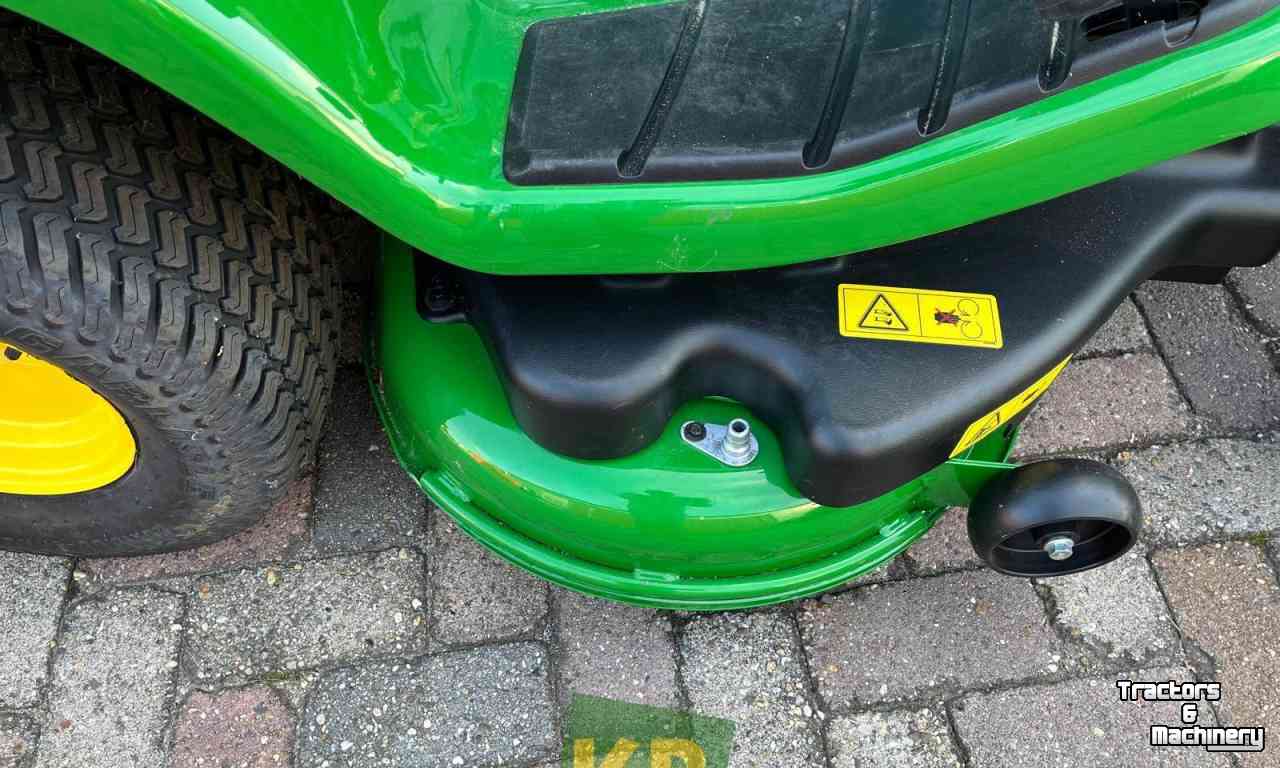 Zelfrijdende maaier John Deere X350R Zitmaaier