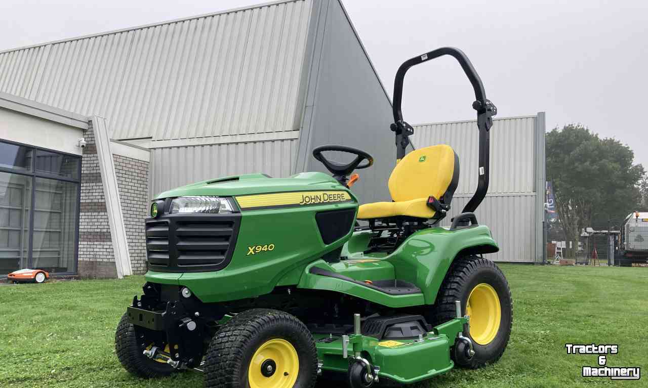 Zelfrijdende maaier John Deere X940 Zitmaaier