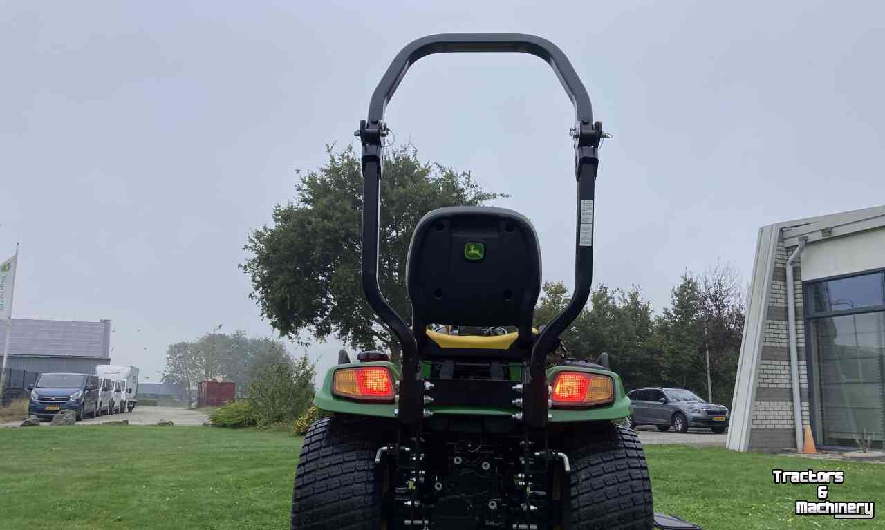 Zelfrijdende maaier John Deere X940 Zitmaaier