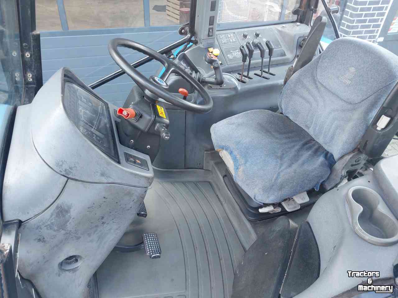 Traktoren New Holland TM 135