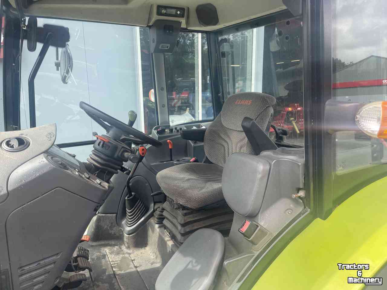 Traktoren Claas Axos 329