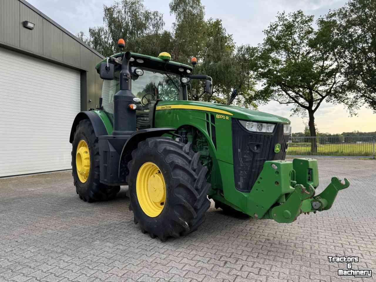 Traktoren John Deere 8370 R