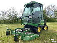 Zelfrijdende maaier John Deere 1565 Serie II grasmaaier