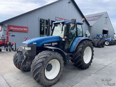 Traktoren New Holland 8260 range command