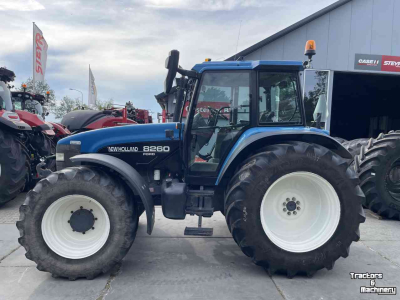 Traktoren New Holland 8260 range command