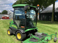 Zelfrijdende maaier John Deere 1585 Zitmaaier